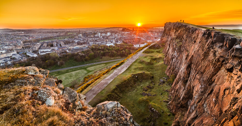 How to Have the Perfect 3 Day Edinburgh Weekend
Salisbury crags at sunset